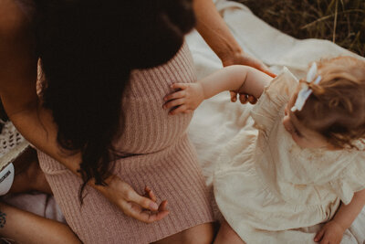 maternity and newborn photographer