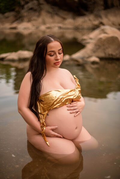 Maryland Maternity Photographer - Snapzbytie Photorgraphy - Golden Hour Great Falls Maternity Session 1