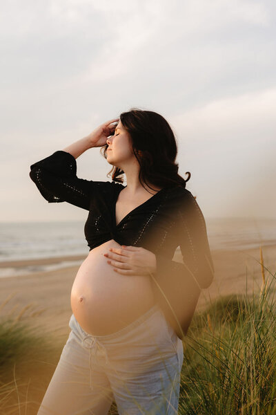 Zwangerschapsshoot in de duinen