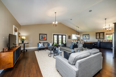 13762 Loyalist Parkway living (1)