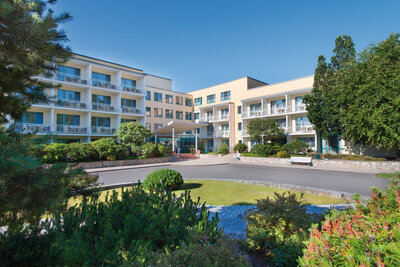 Außenansicht des Hotel Bernstein in Prerow.