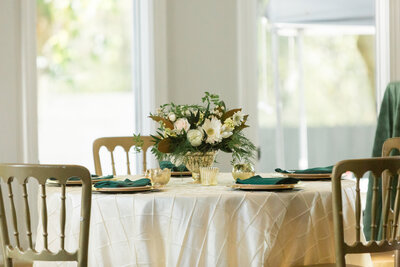 MD-wedding-florist-Ceresville-Mansion-winter-wedding-centerpiece4
