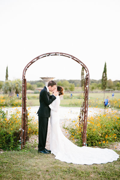 Classic French wedding at Le San Michele by Houston Wedding PHotographer REbecca O'meara