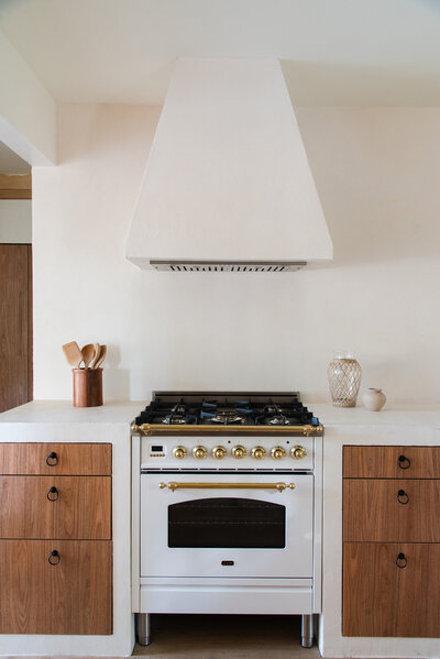 beige-kitchen-design-lake-arrowhead-vela-imagery
