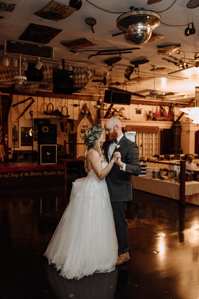 stouds-black-angus-brewery-adamstown-pa-wedding-photography-1