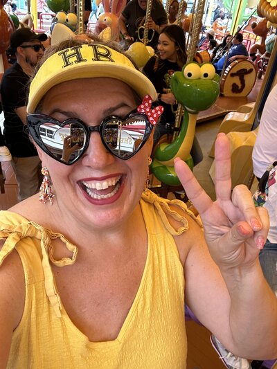 Caroline Yellow Disney Selfie Cutesy