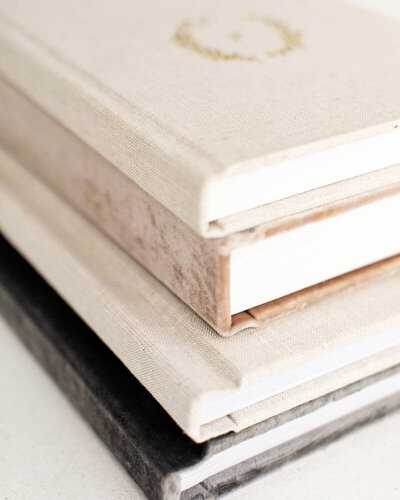 wedding albums with linen and vintage velvet cover options and cover artwork