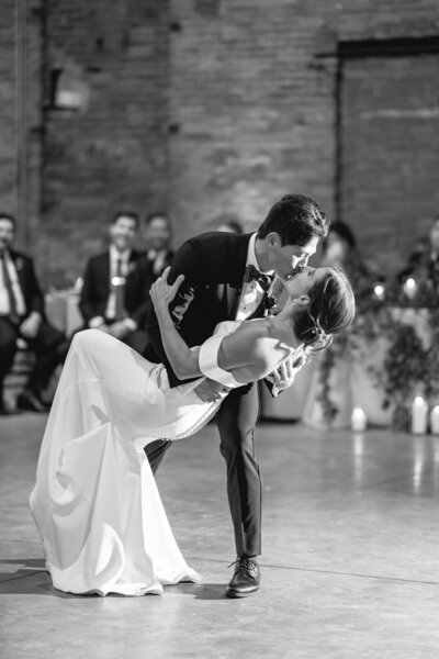 Ohio bride and groom first dance