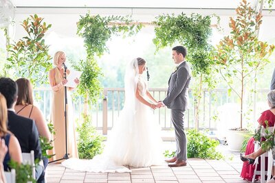 greenery _garden_arch_wedding ceremony