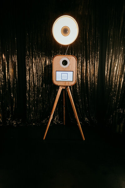 GLAM PHOTO BOOTH IN DOWNTOWN RIVERSIDE