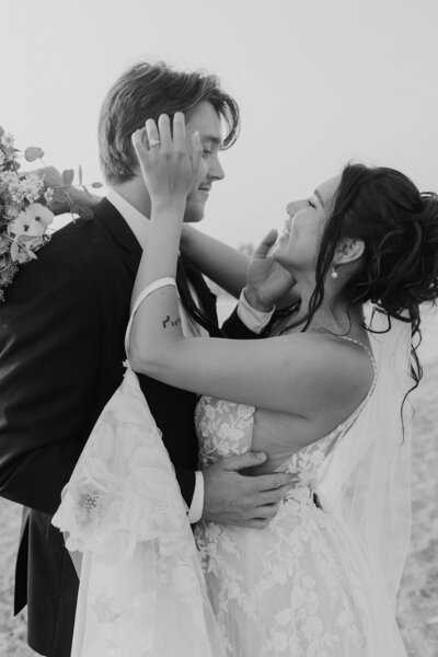 A Saskatchewan backyard lake wedding photographed by Sarah Rolles Photography