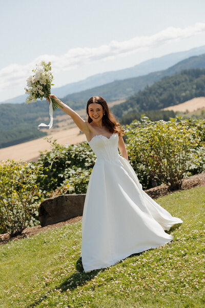 youngberghill-winery-wedding-photos-howie-photography-113