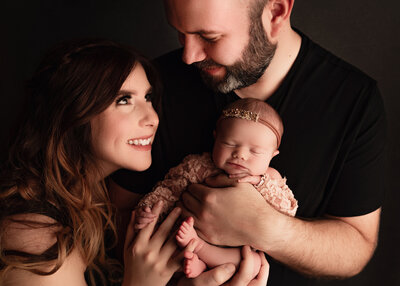 family of 3 newborn family photo shoot in oswego ny