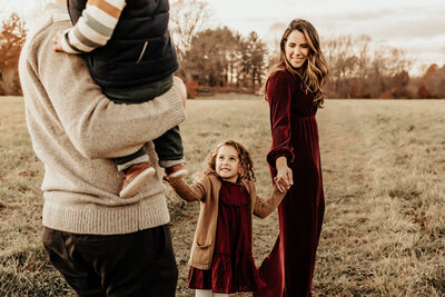 Maternity session at sunset at Valley Garden Park in Wilmington Delaware