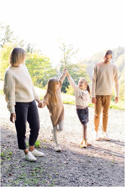 Natürliche und emotionale Familienfotos in Zürich und Schweizweit.