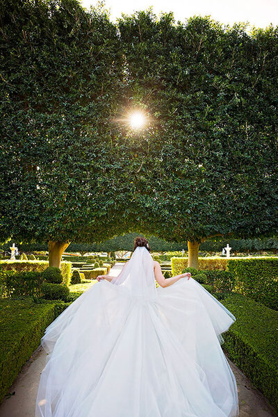 hunter valley wedding photographer bride at the gardens