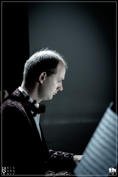 Live in Italy, Tarvisio, performing a program with violin