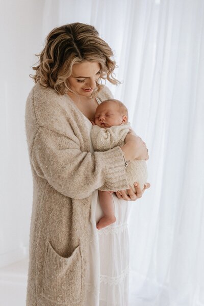 Newborn Photographer Hampshire (8)