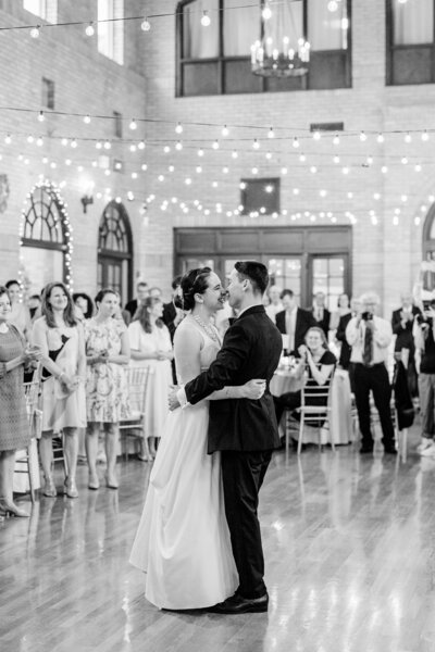 havre de grace wedding bride and groom kissing