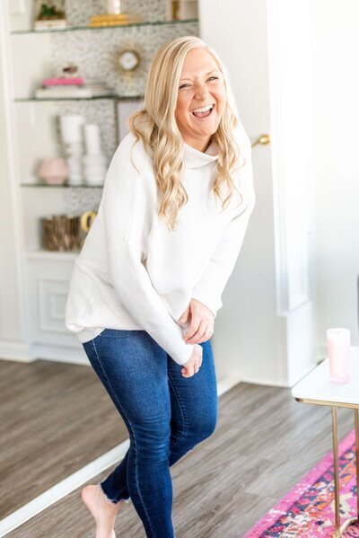 Kacey Wyrick, photographer minneapolis, smiling and laughing