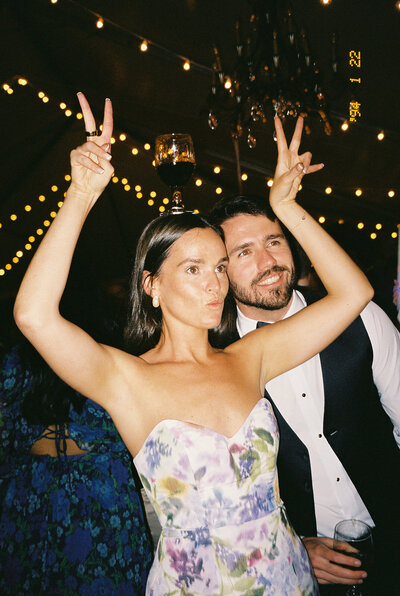 Real moments between couples during their wedding day

