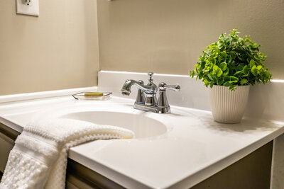 774 Downview main bath