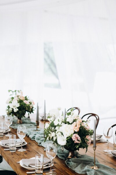 Elegant wedding tablescape