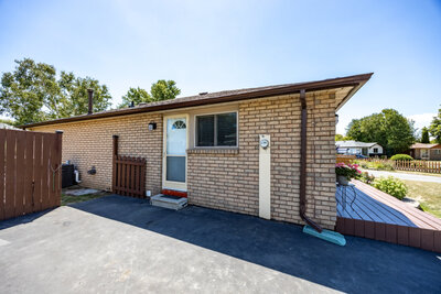 774 Downview side entry