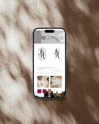 branding, visuele identiteit, merkidentiteit, huisstijl, logo ontwerp, merkstrategie, rebranding, corporate identity, visuele communicatie, merkontwikkeling, unieke merkidentiteit

grafisch vormgever, grafisch ontwerp, freelance grafisch ontwerper, design studio, creatieve studio, ontwerpstudio, digitale vormgeving, creatief design, visual design, grafische vormgeving voor ondernemers
