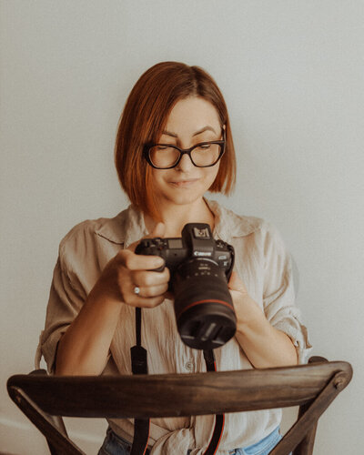 Angela Wolf Reviews Camera Settings for Stunning Newborn & Family Portraits in Las Vegas.
