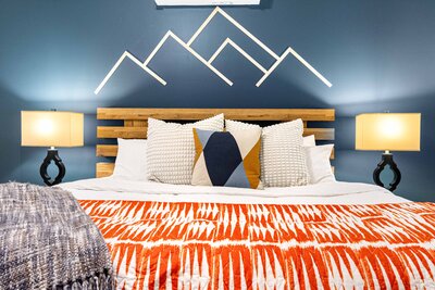 Downstairs Master Bed & Bath (4)