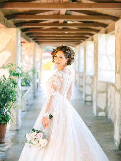 wayfarers chapel bride in los angeles