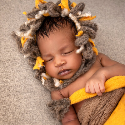 Mimi_Love_Photography Newborn Lion King copy