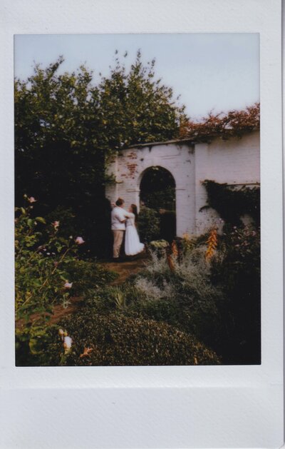 couple kissing in rain