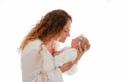 modern newborn photographer