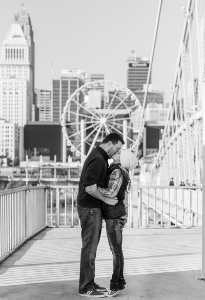 engagement shoot on the roebling bridge cincinnati ohio