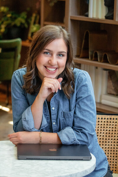 Headshot of Hannah Allen owner of Outsourcing With Love