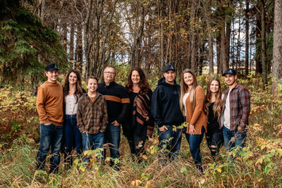 large family in fall foliage