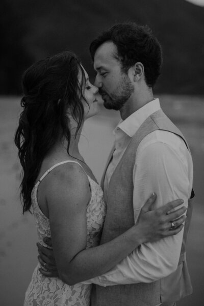 Couple reads vows at the Waimea Canyon