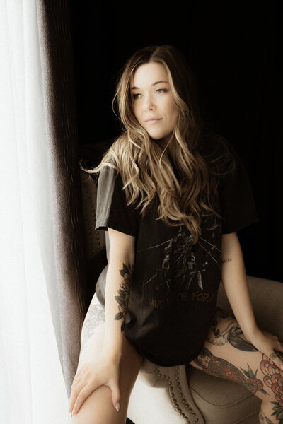 Explore soulful, story-driven boudoir and elopement photography by Elk & Fir. Capturing raw emotion, radiant connection, and your most beautiful self—just as you are.

Le Luxe Boudoir Brisbane by Elk and Fir Photograph