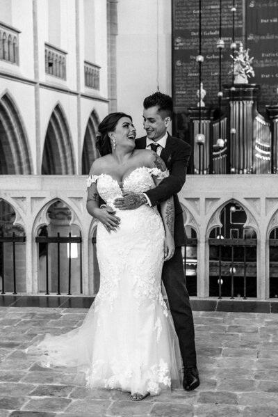 Bruidsfotograaf Nissewaard legt liefdevol moment vast tijdens de ceremonie