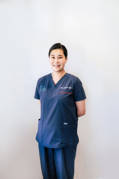 Alicia Seo - director and dental surgeon