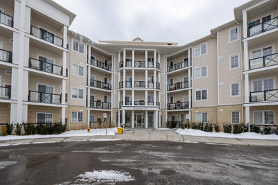 427-50 Lakebreeze exterior (5)