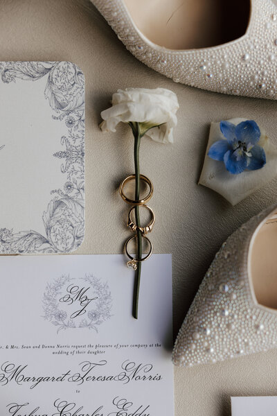 detail shot of brides jewelry on wedding day in peoria il