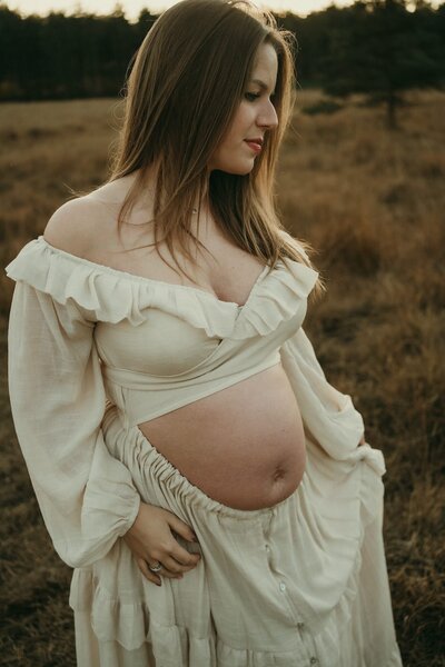 Zwangerschapsshoot op heide in Waasland