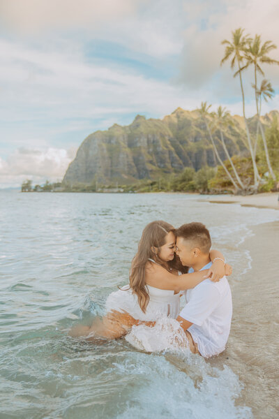 engagement photos in Oahu