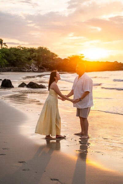 big_island_hawaii_engagement_beach_photos_by_hawaii_adventure_portraits_02