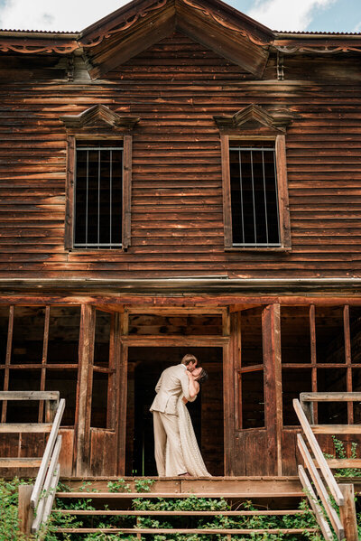 ashcroft-aspen-pine-creek-cookhouse-elopement-wildflowers_1119_blog