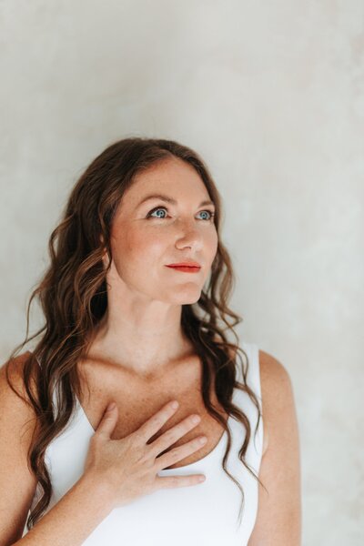 elizabeth with hand on heart