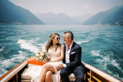 Elopement lake como with boat tour